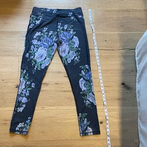 🪻Albion Fit chic floral leggings🪻